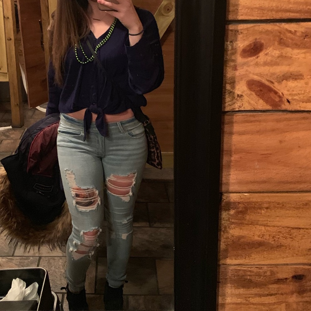 Distressed Jeans - Picture 2 of 7
